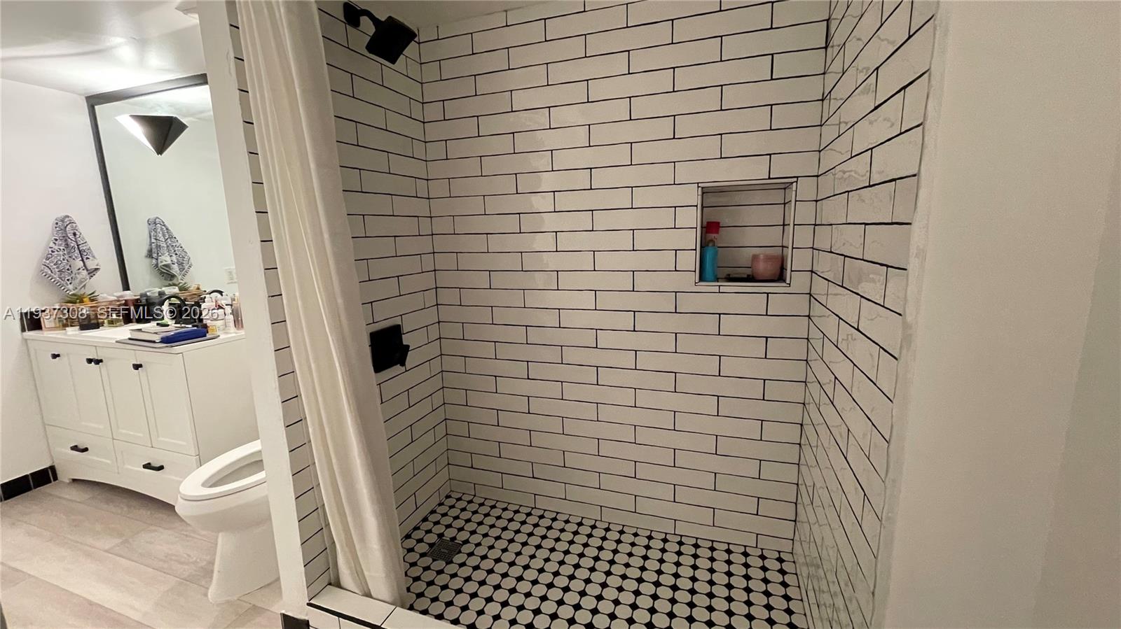 NORTHGATE TOWNHOUSE CONDO - Residential Lease