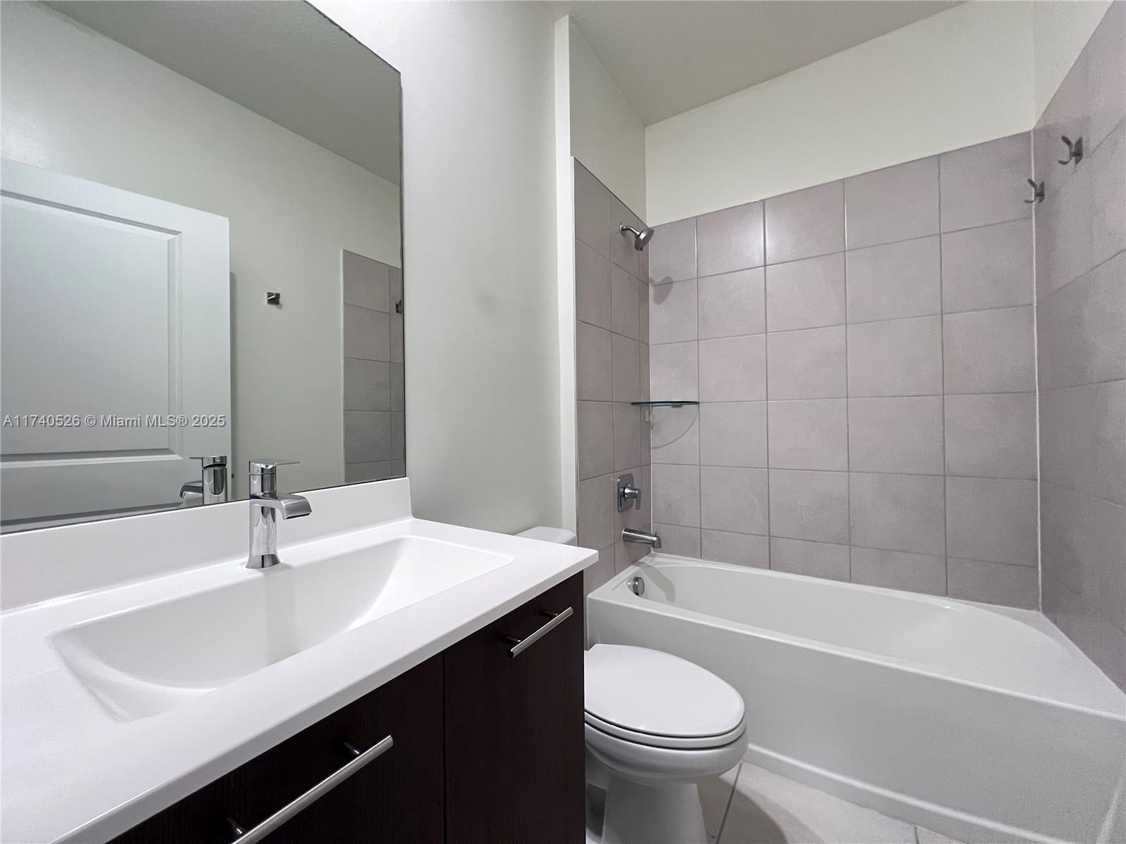 DOWNTOWN DORAL SOUTH PHAS - Residential Lease