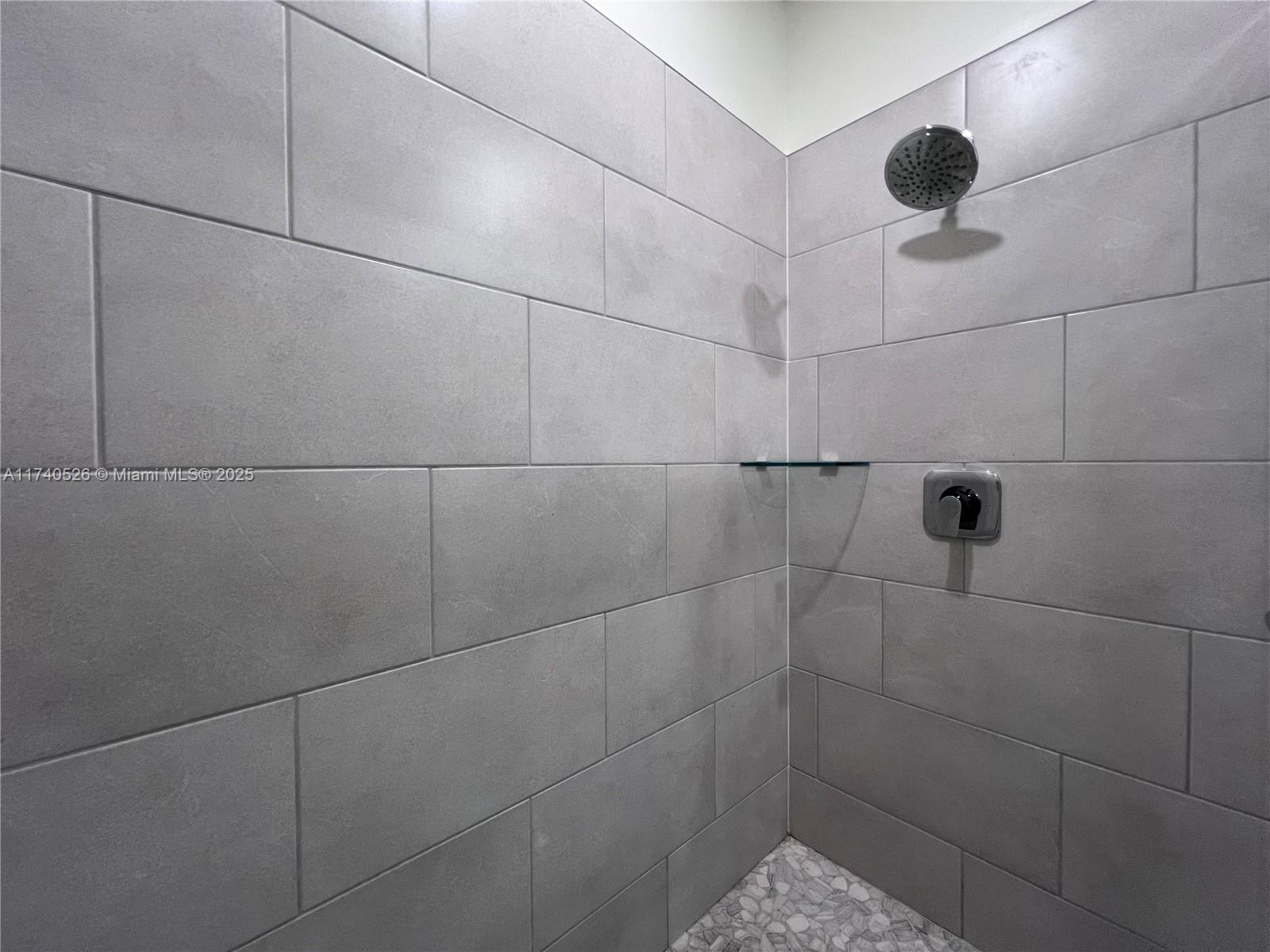DOWNTOWN DORAL SOUTH PHAS - Residential Lease