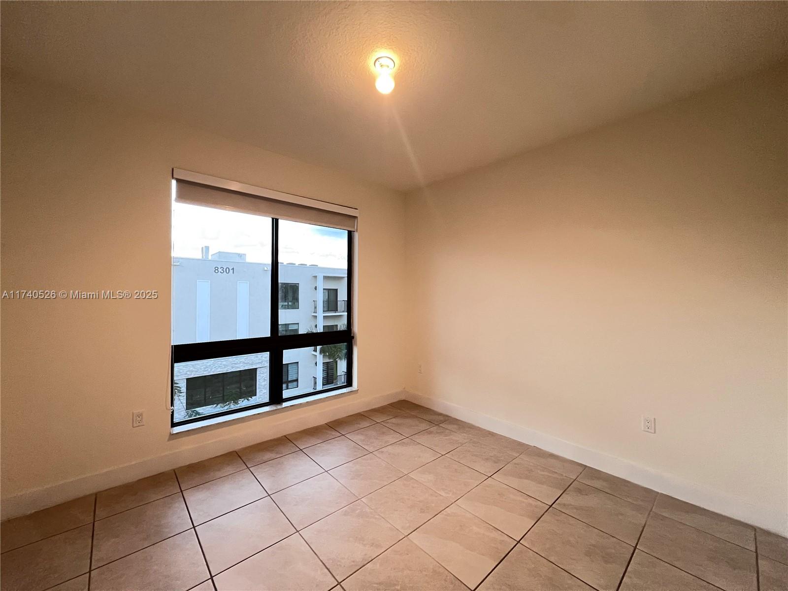 DOWNTOWN DORAL SOUTH PHAS - Residential Lease
