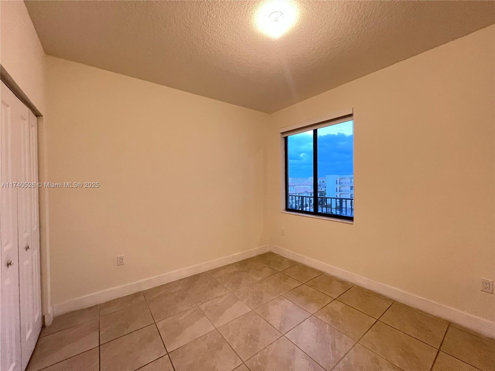 DOWNTOWN DORAL SOUTH PHAS - Residential Lease