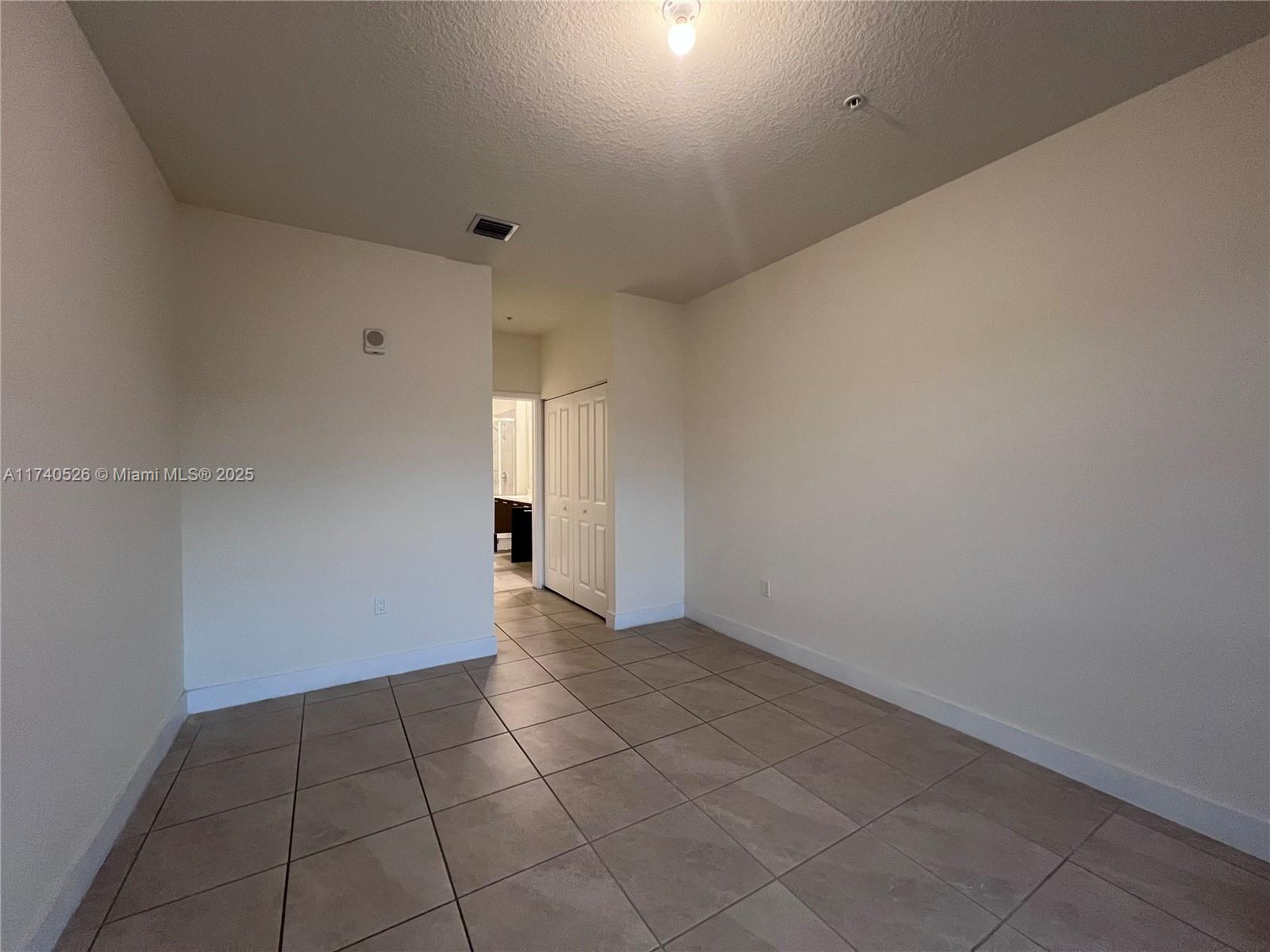DOWNTOWN DORAL SOUTH PHAS - Residential Lease