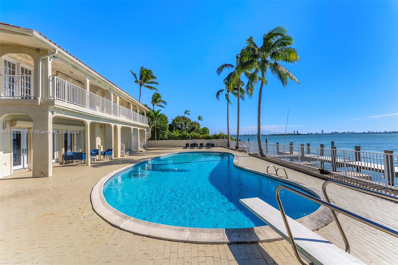 BAY POINT - Residential