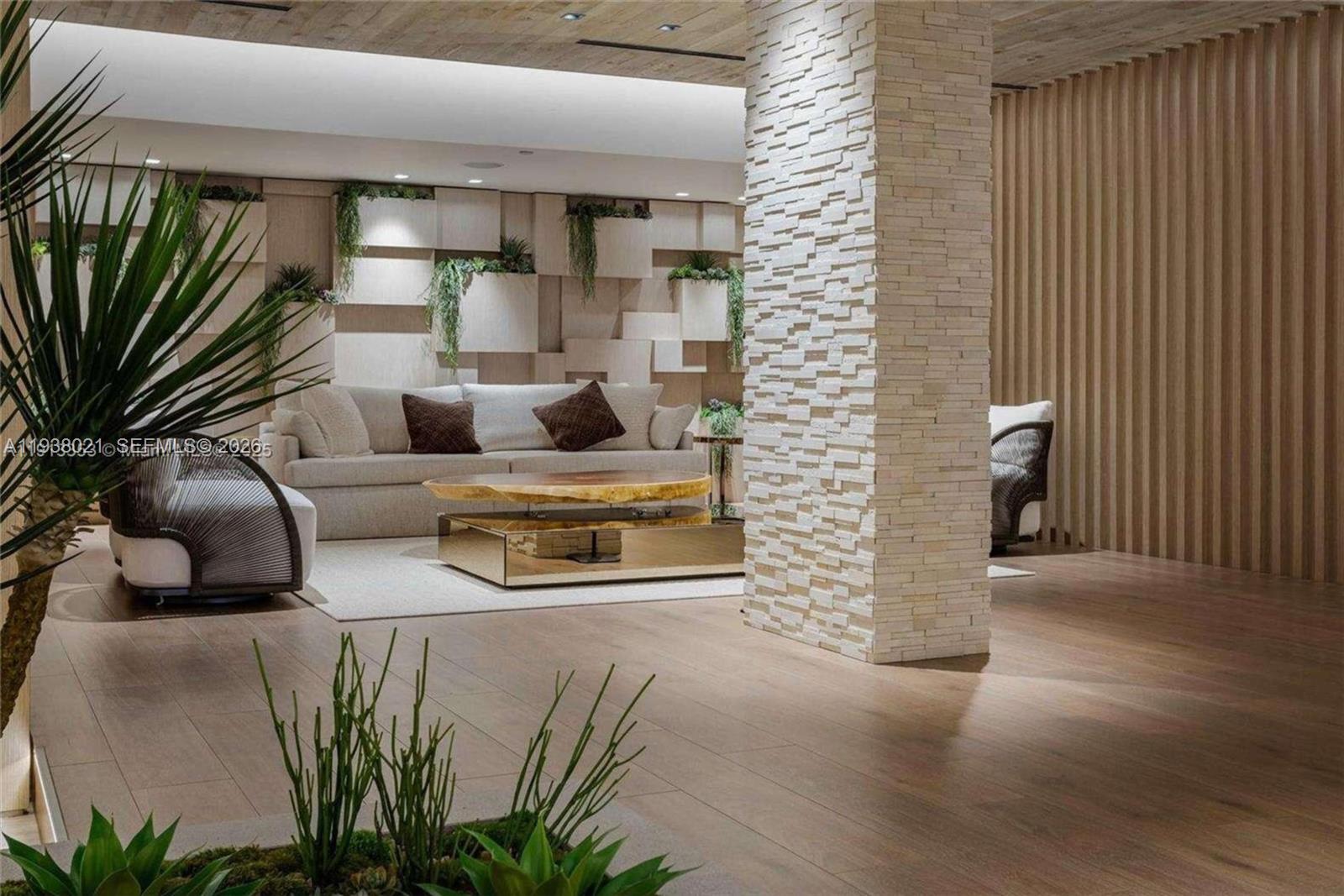 ¤ RONEY PALACE - Residential