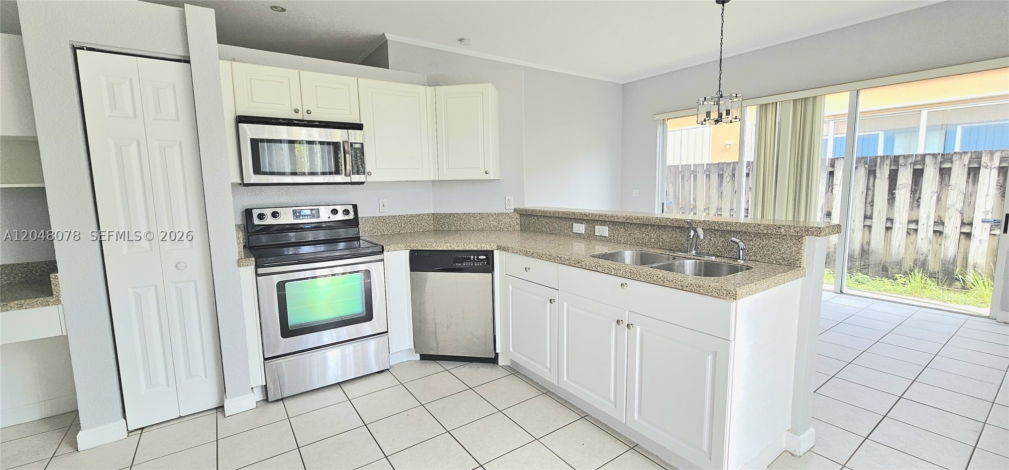 LAKES BY THE BAY SEC 8 - Residential Lease