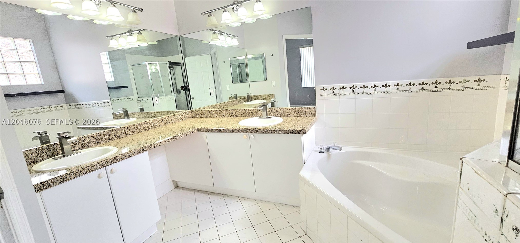 LAKES BY THE BAY SEC 8 - Residential Lease