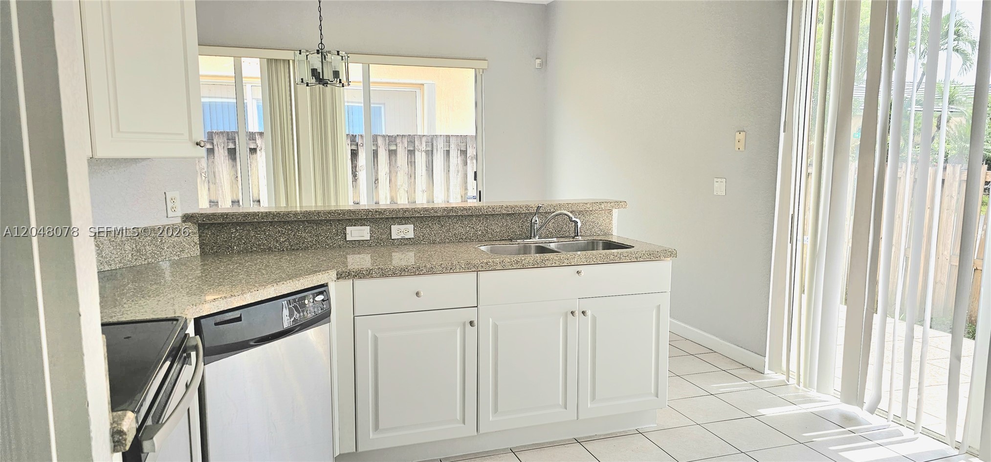 LAKES BY THE BAY SEC 8 - Residential Lease