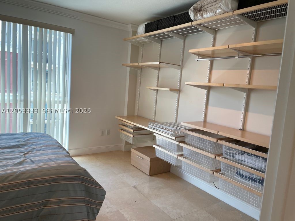 DOWNTOWN DADELAND CONDO N - Residential Lease