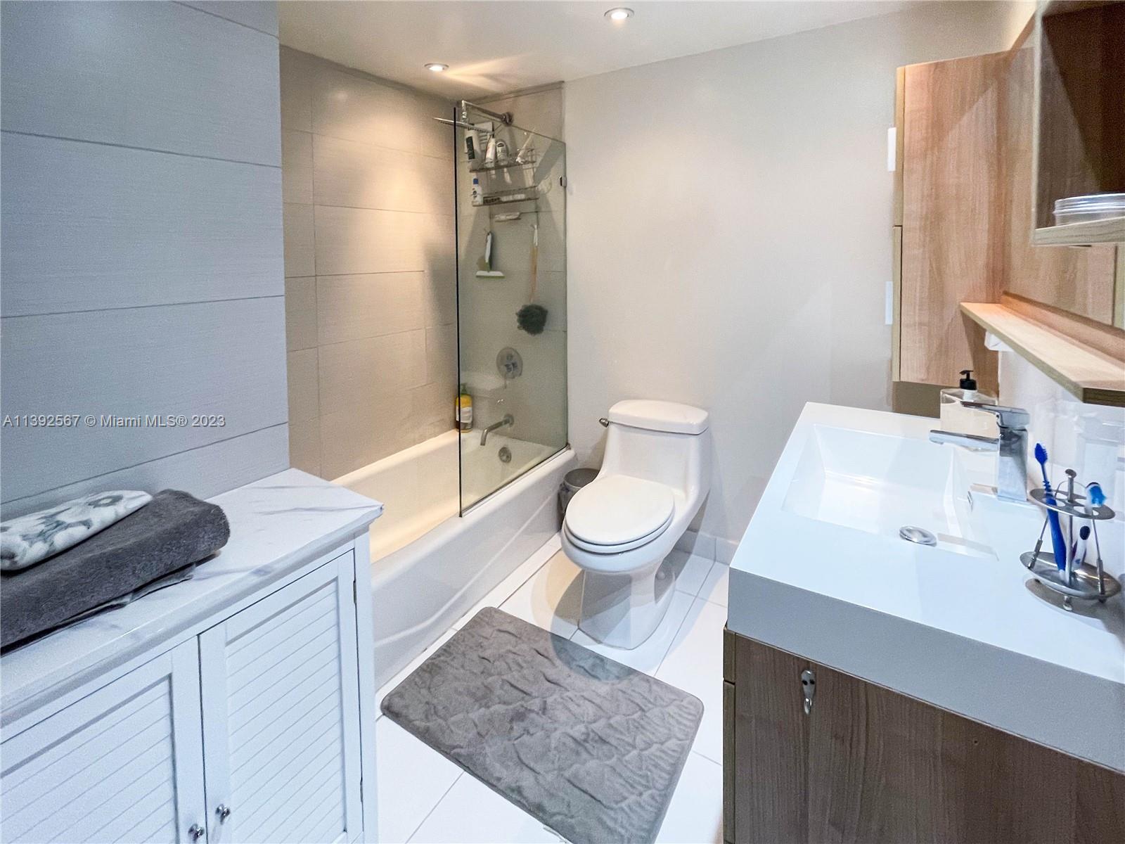 MIRADOR 1000 CONDO - Residential Lease