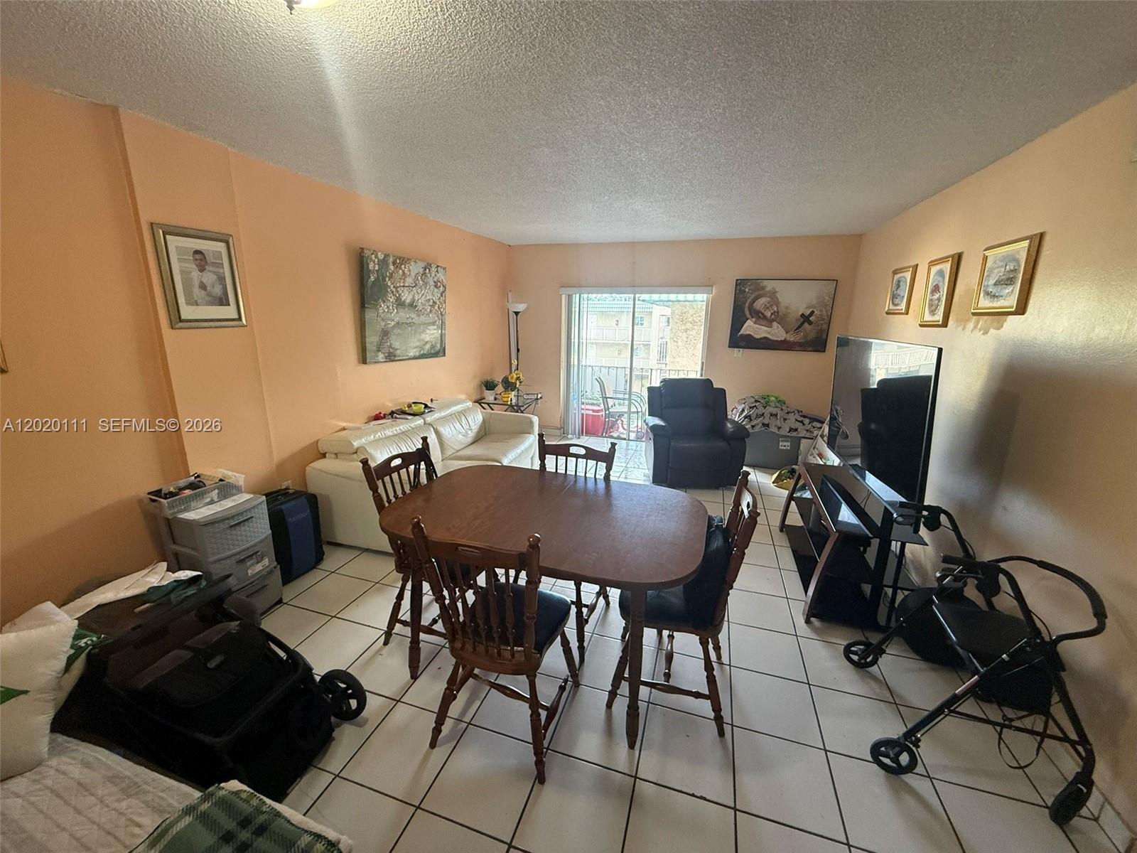 INTERNATIONAL CONDO - Residential
