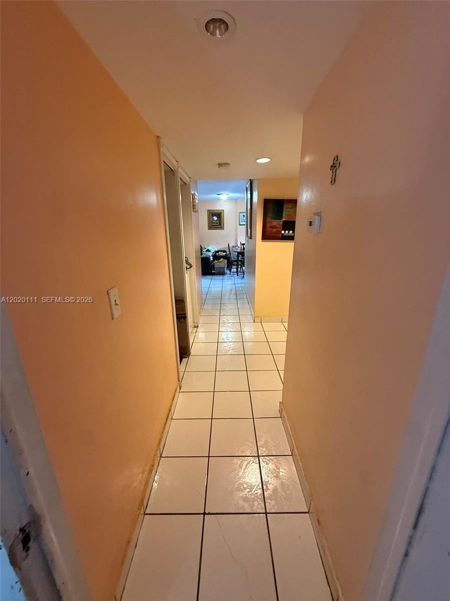 INTERNATIONAL CONDO - Residential