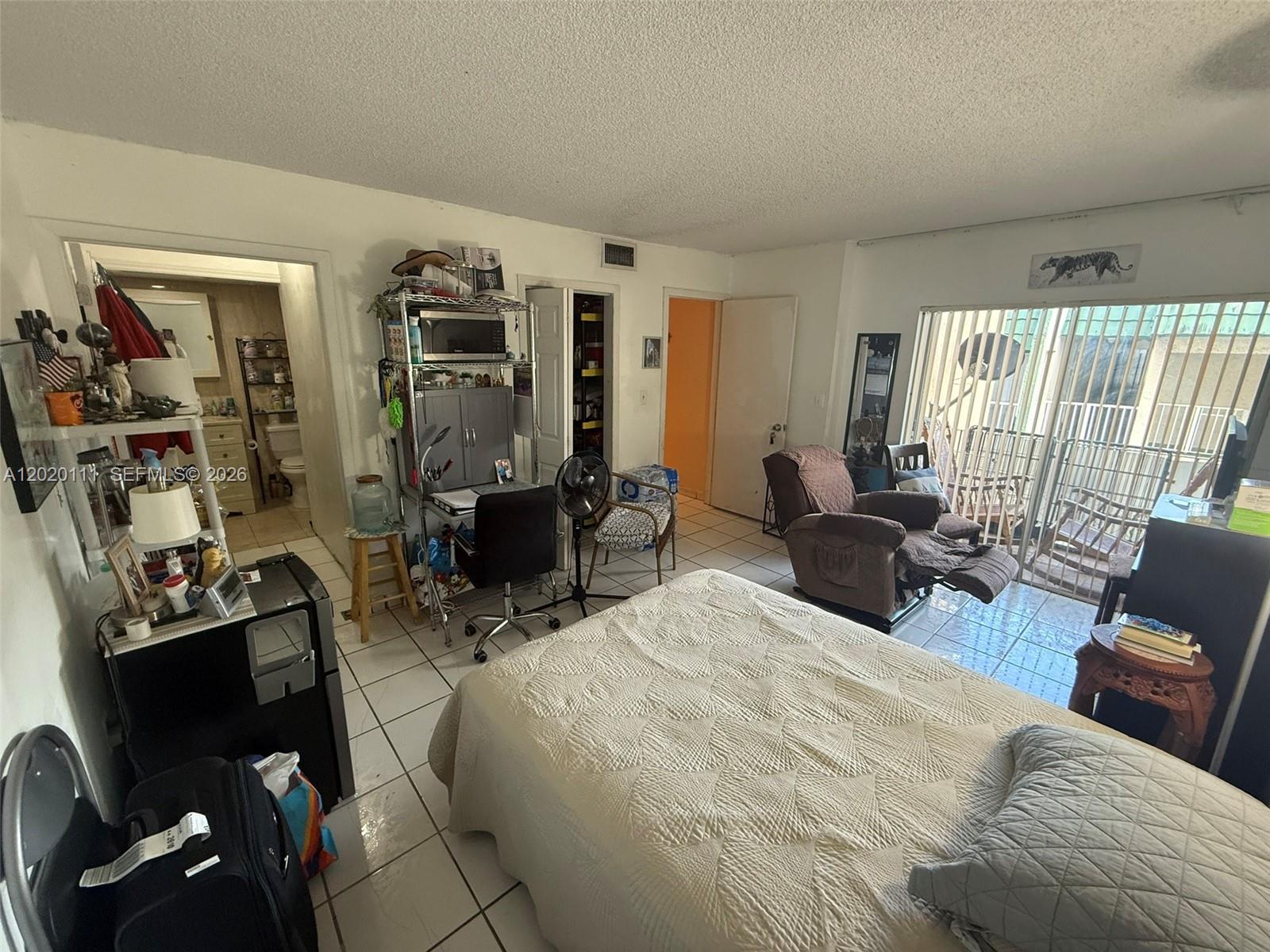 INTERNATIONAL CONDO - Residential