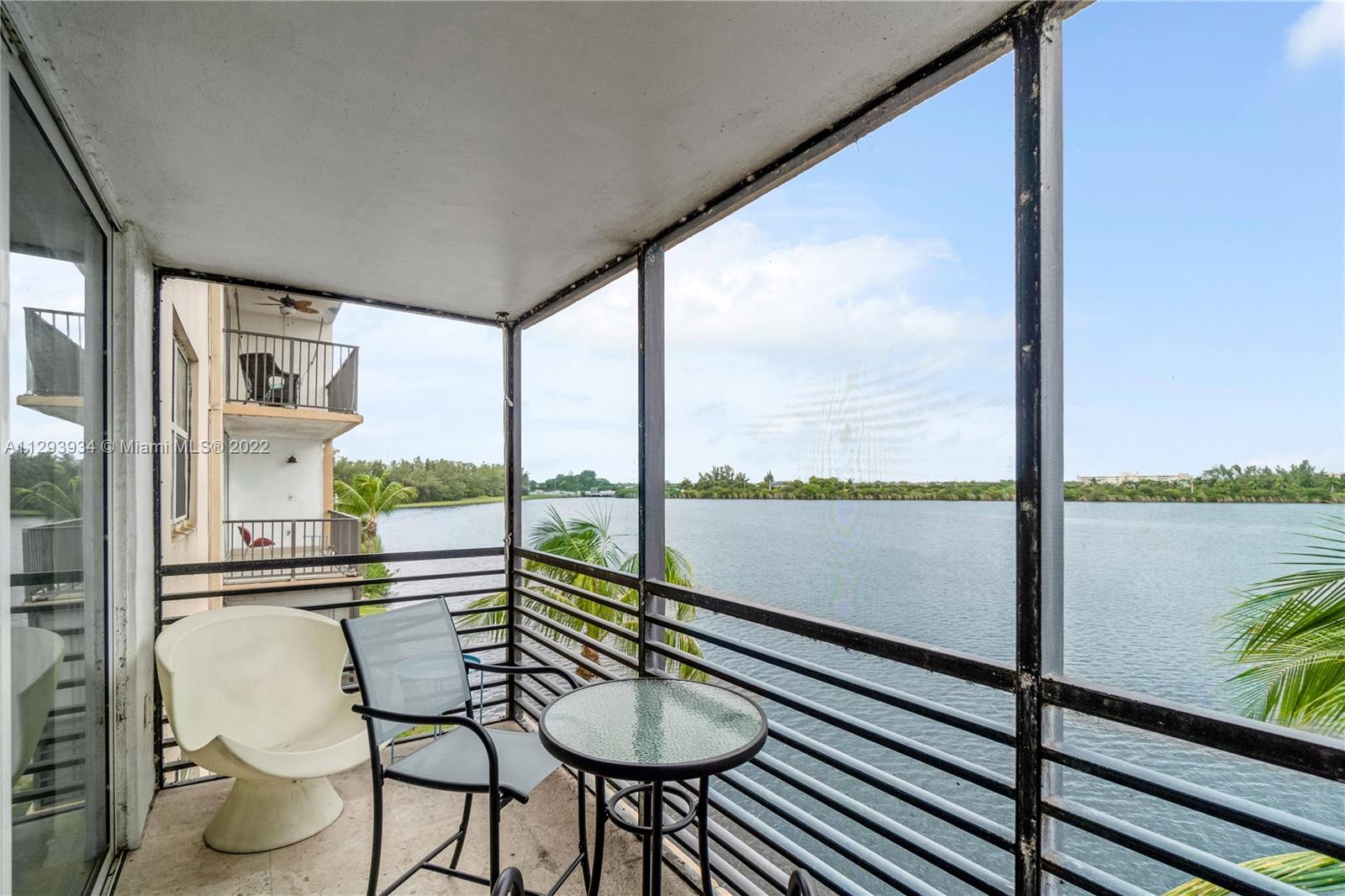 ROYAL BAHAMIAN WEST - Residential