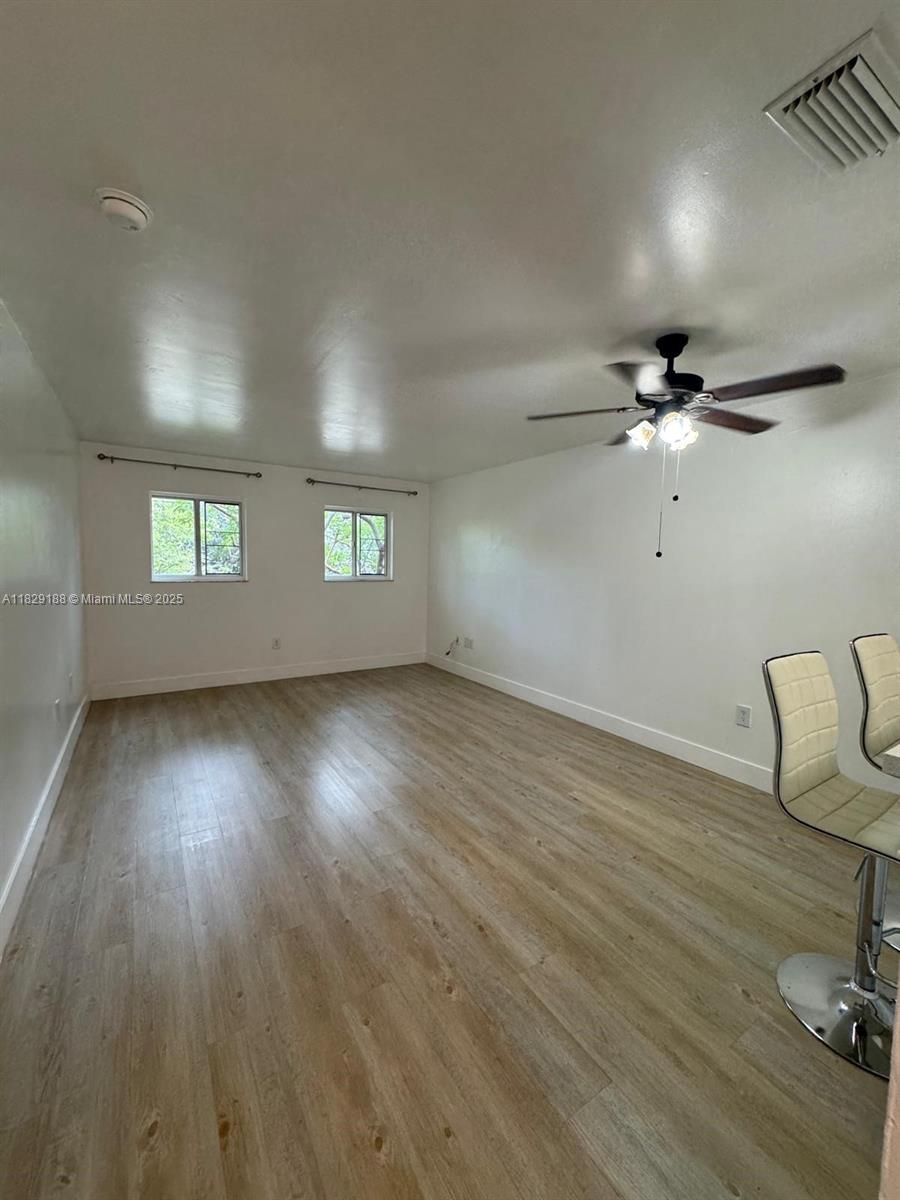 WILLOW WALK OF KENDALL CO - Residential Lease