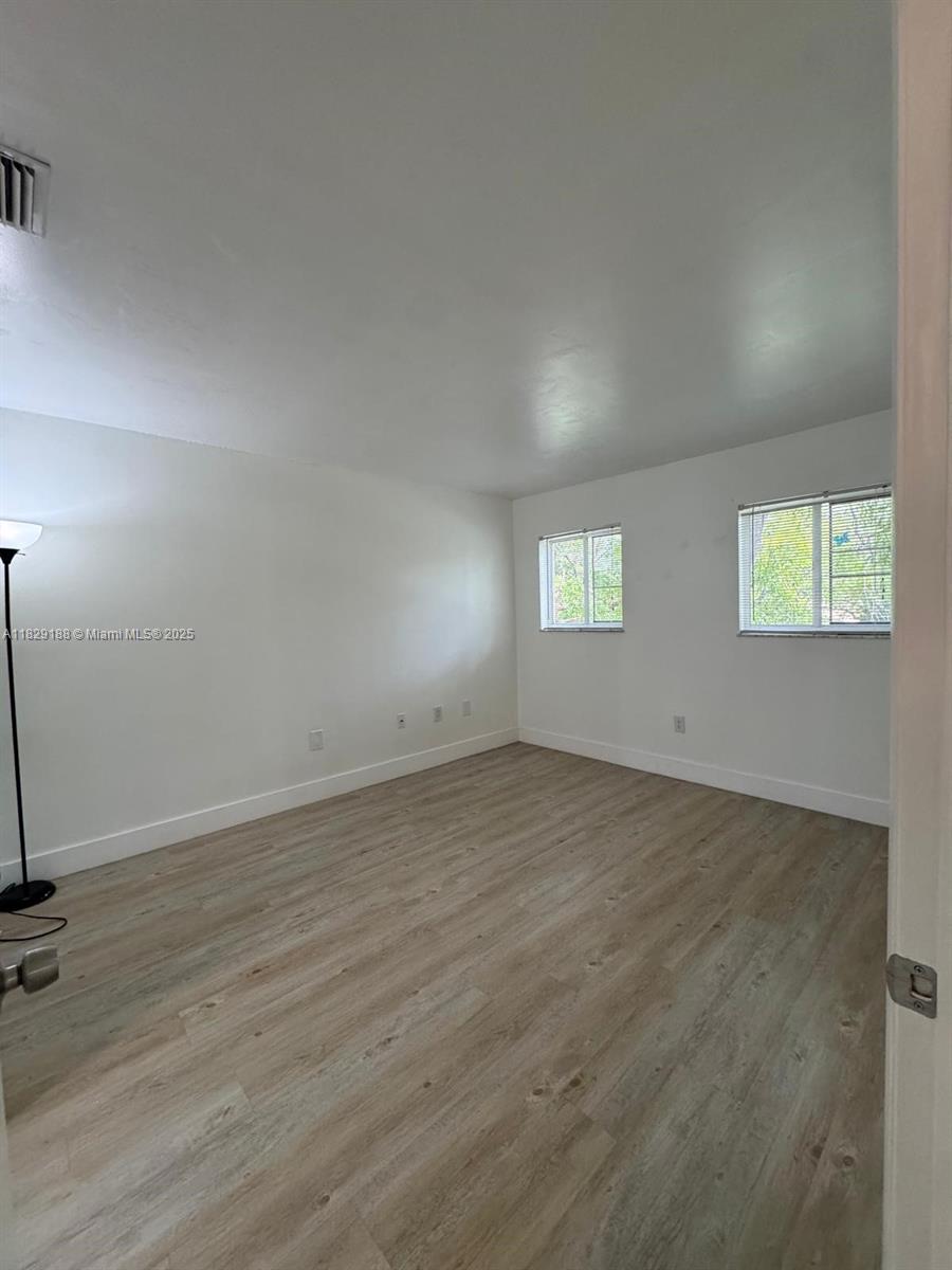 WILLOW WALK OF KENDALL CO - Residential Lease