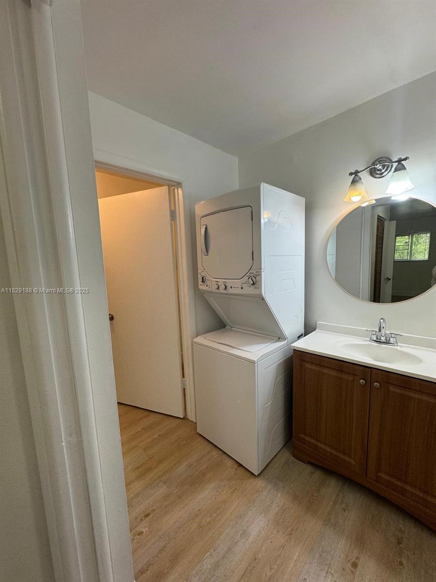 WILLOW WALK OF KENDALL CO - Residential Lease