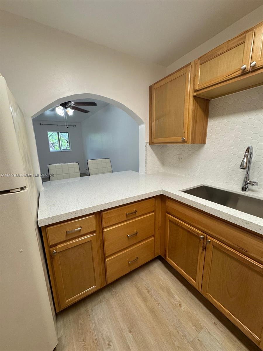 WILLOW WALK OF KENDALL CO - Residential Lease