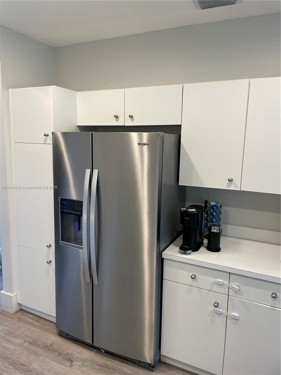 HOLLYWOOD LAKES COUNTRY CL - Residential