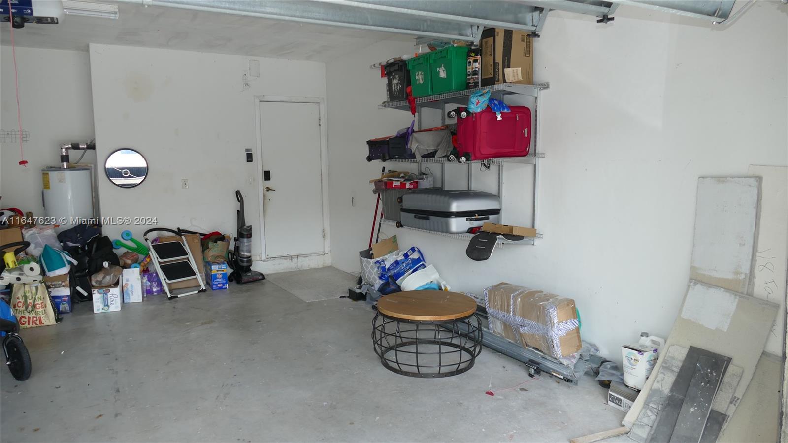 HOLLYWOOD LAKES COUNTRY CL - Residential