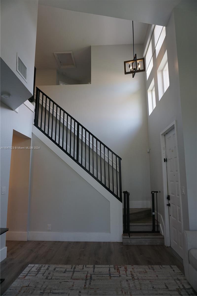 HOLLYWOOD LAKES COUNTRY CL - Residential