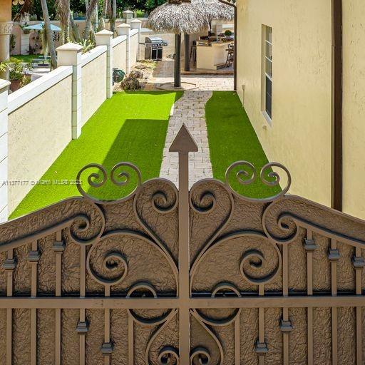 WEST LAKES ESTATES SUB - Residential