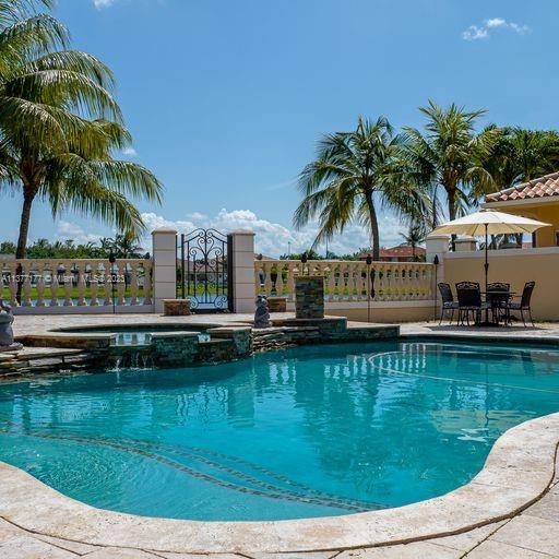 WEST LAKES ESTATES SUB - Residential