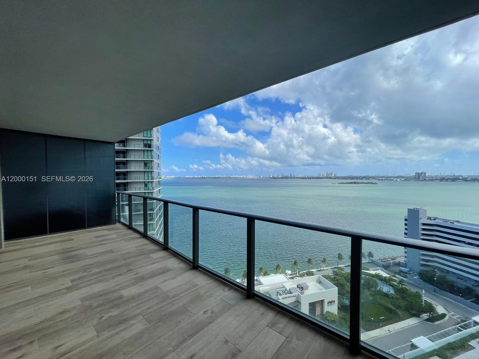 PARAISO BAY CONDO - Residential