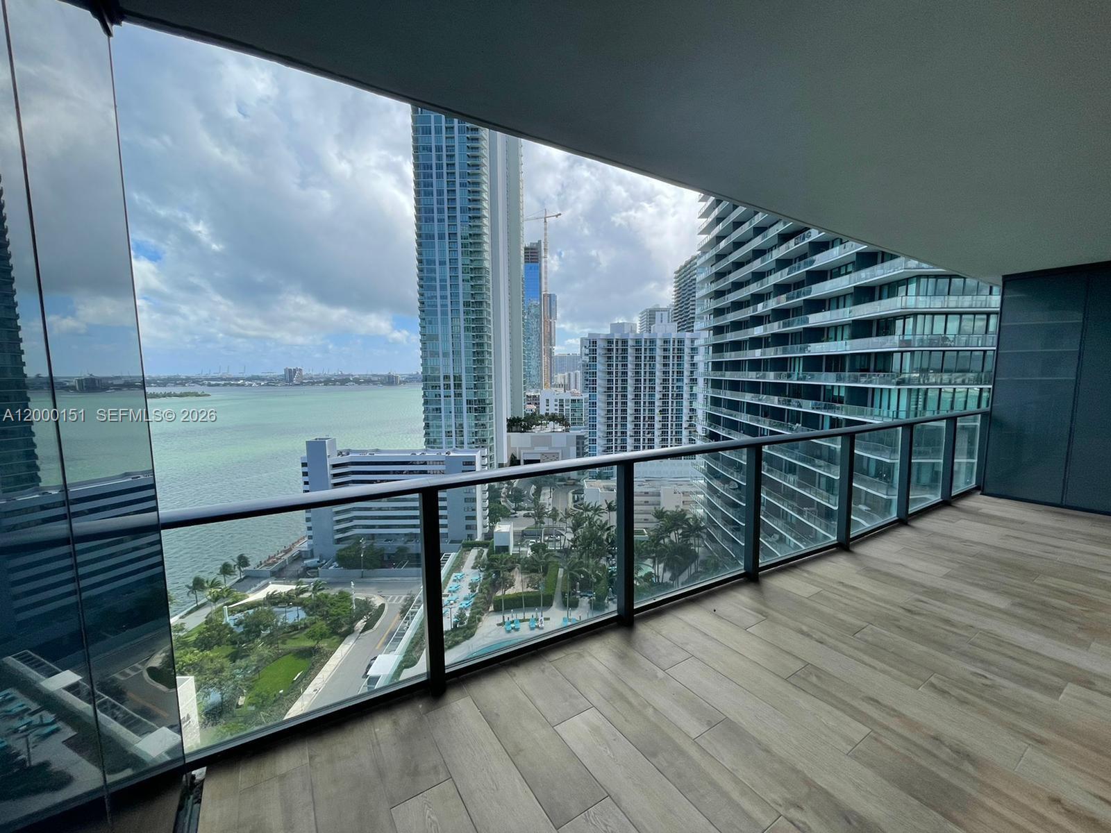 PARAISO BAY CONDO - Residential