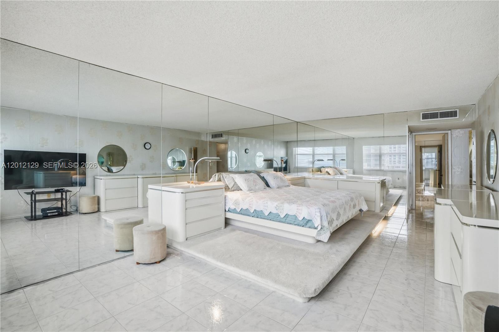 AQUARIUS CONDO - Residential