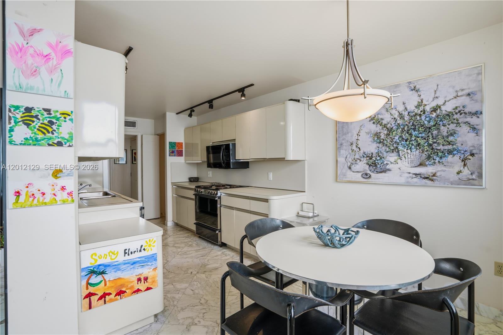 AQUARIUS CONDO - Residential