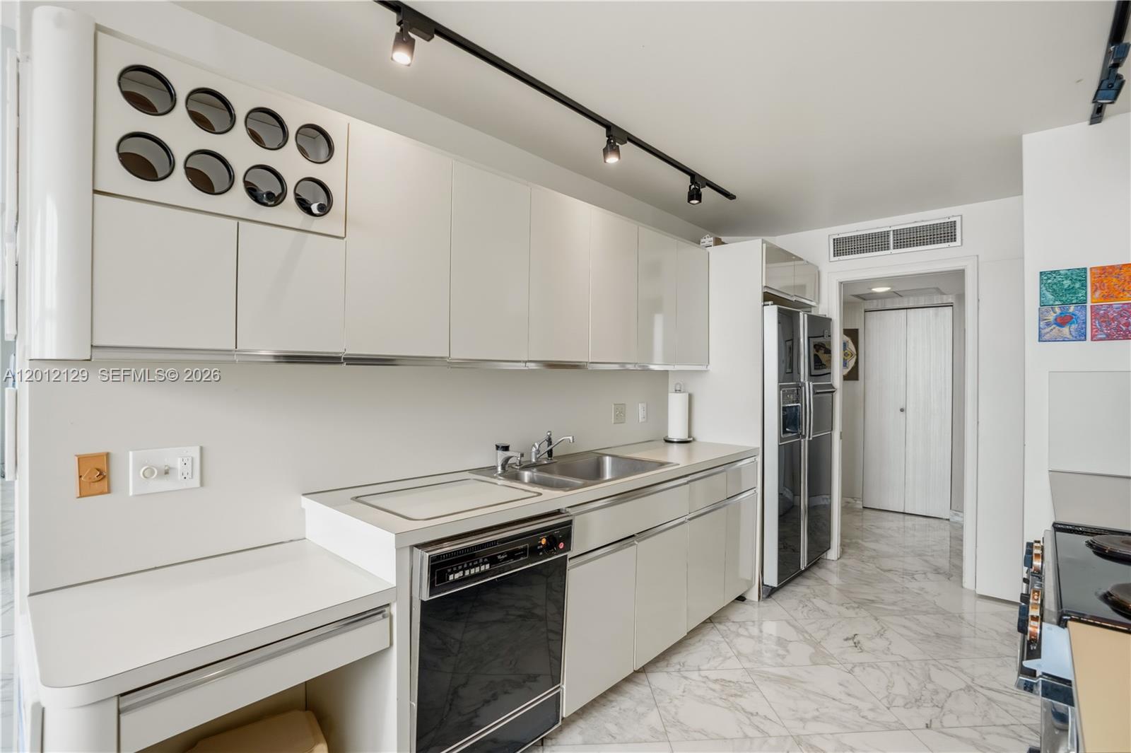 AQUARIUS CONDO - Residential