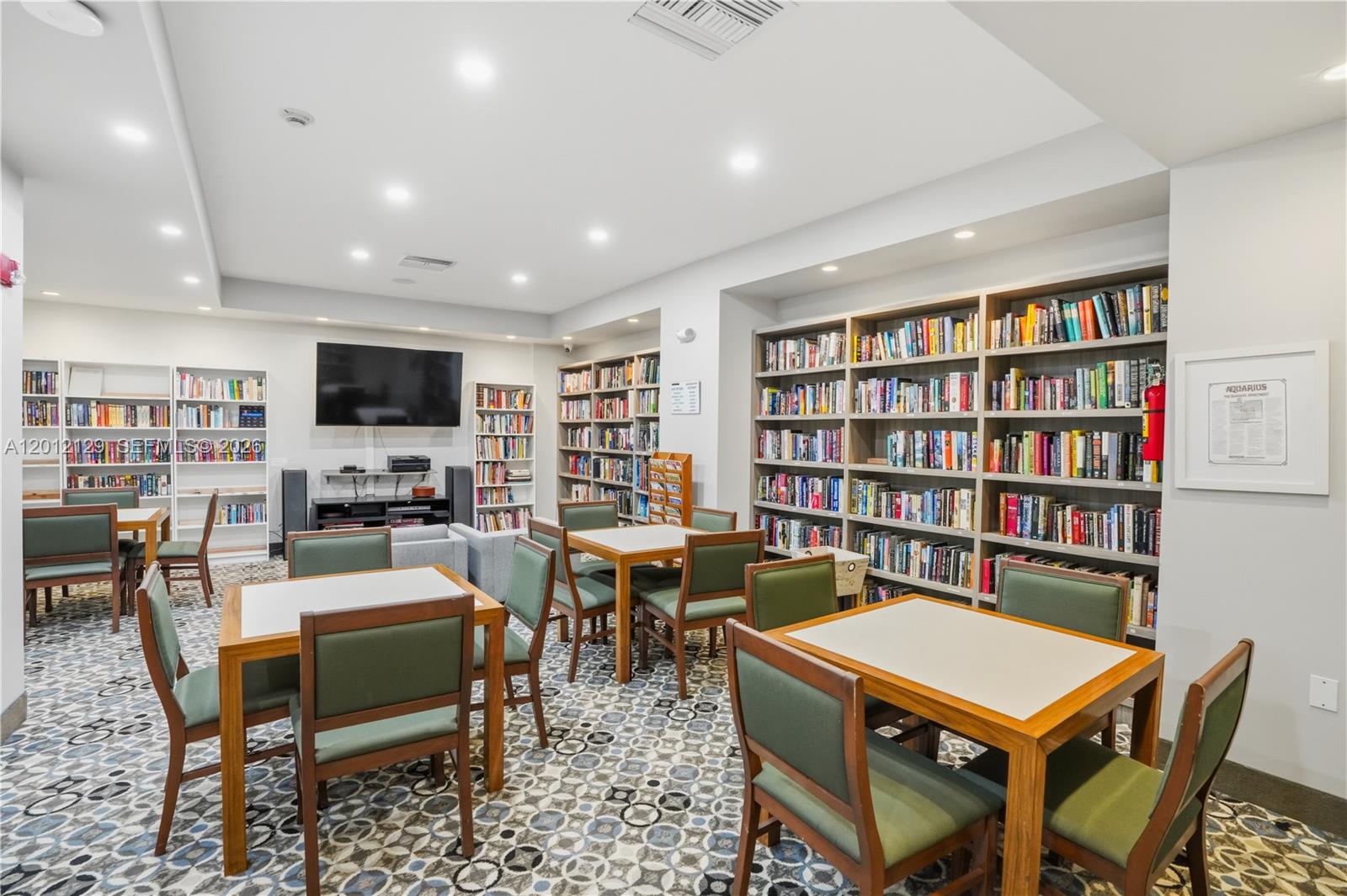AQUARIUS CONDO - Residential