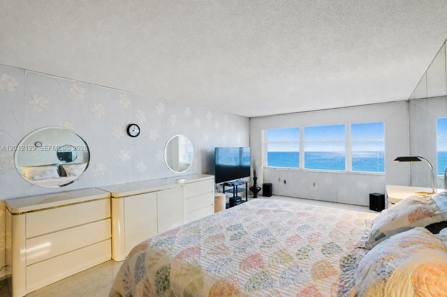 AQUARIUS CONDO - Residential