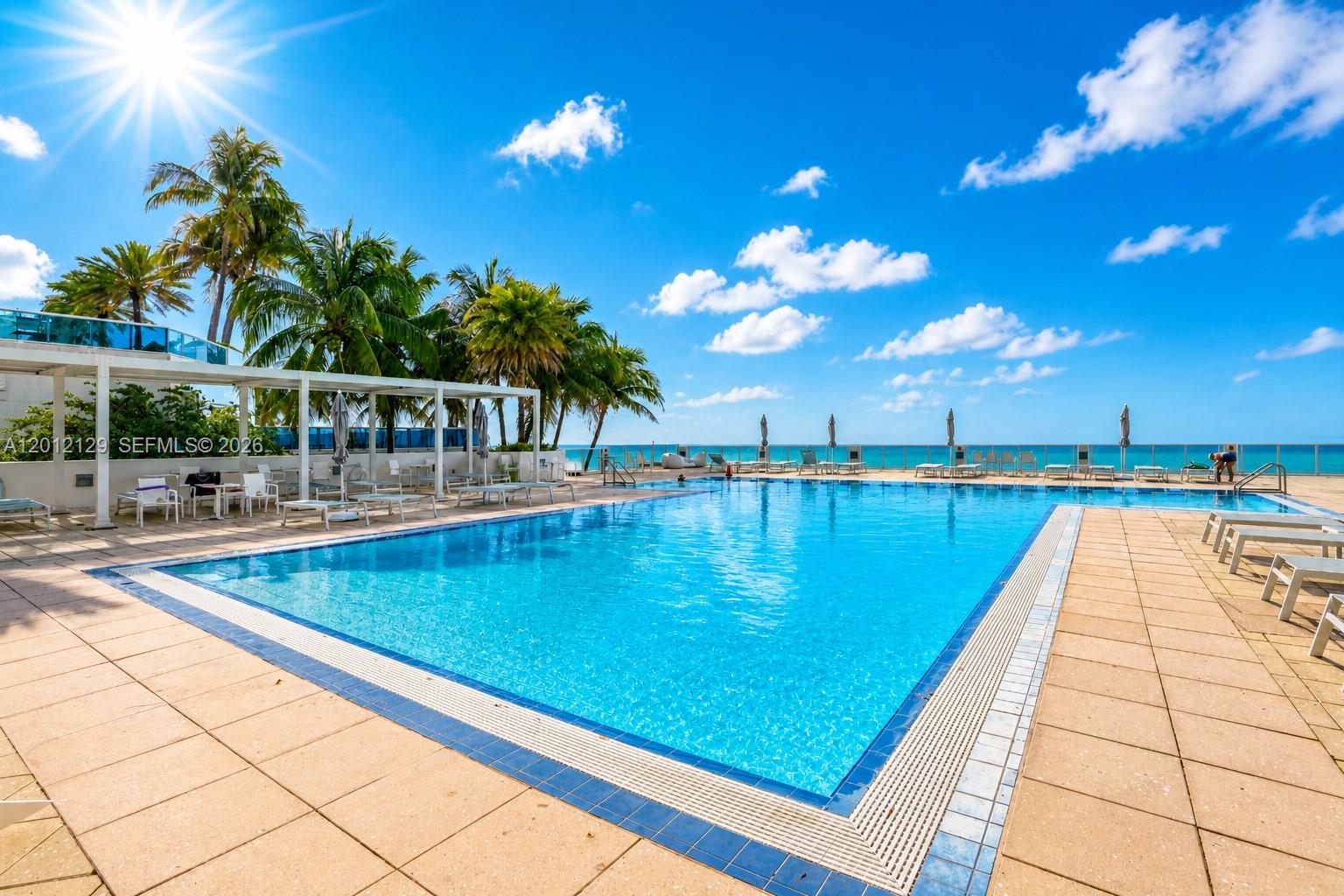 AQUARIUS CONDO - Residential