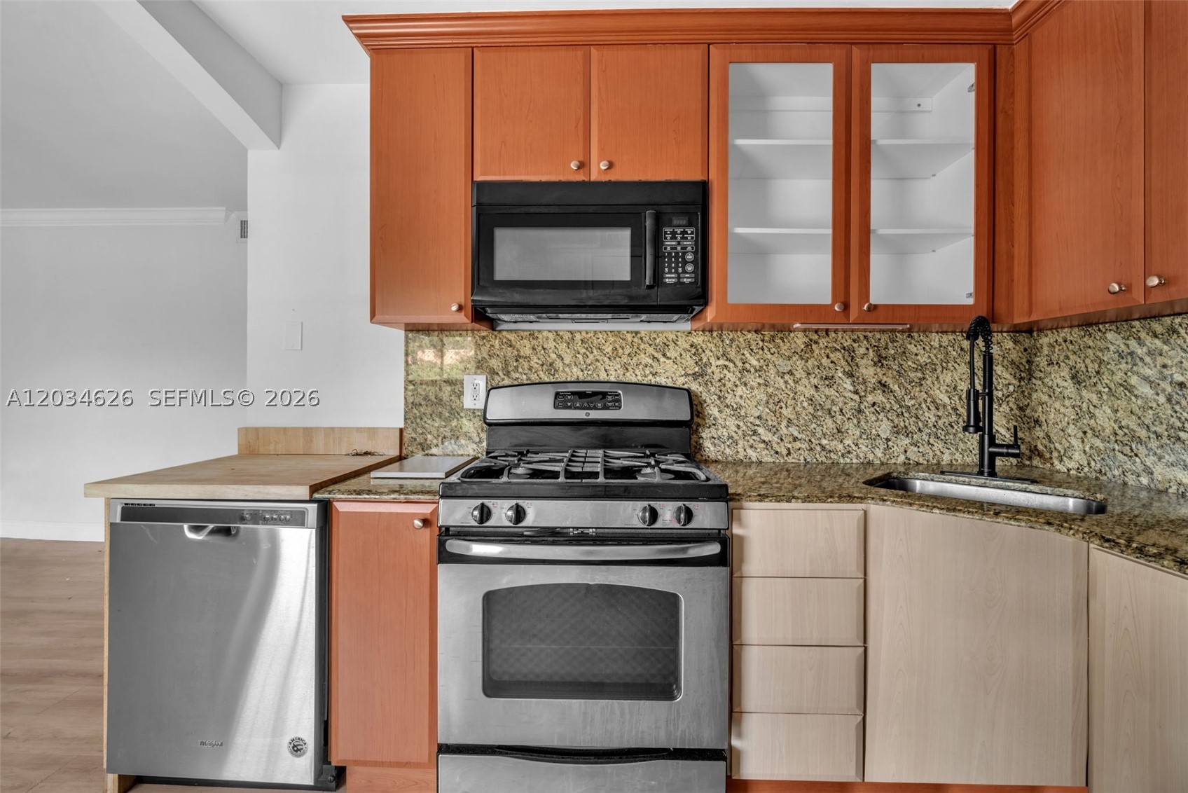 VIRGINIA POINTE CONDO - Residential Lease