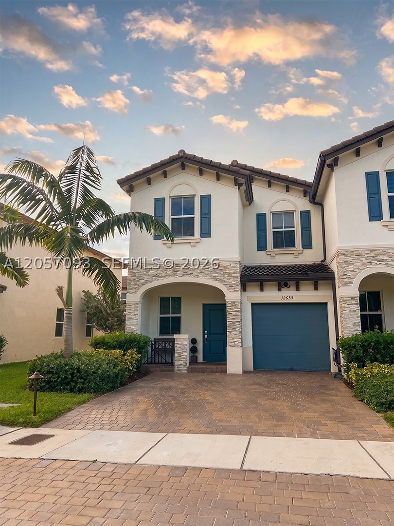 AMAZING 2022 NEWLY REMODELED CORNER TOWNHOME. 3BD/2.5BA. FEATURES TILE DOWNSTAIRS, WITH LAMINATE WOOD FLOORS UPSTAIRS. UPDATED, KITCHEN EQUIPPED WITH STAINLESS STEEL APPLIANCES. UPDATED CONCRETE LARGE BACKYARD. WESTVIEW COMMUNITY AMENITIES INCLUDE A POOL, KIDS PLAYGROUND, GYM, KEYCARD SECURITY ENTRANCE GATE. LOCATED NEAR THE TURNPIKE, SHOPPING CENTERS