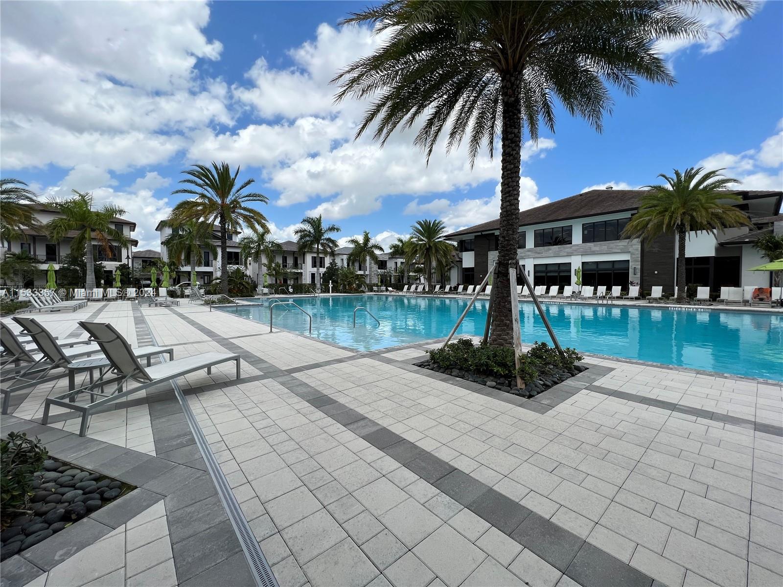 Urbana at Doral - Residential