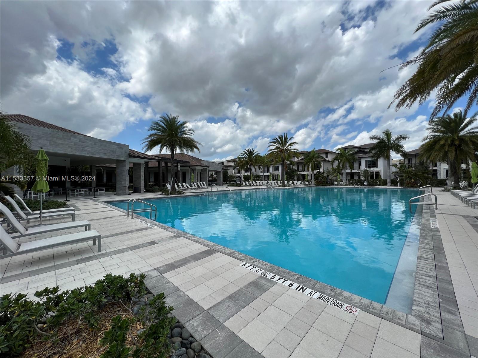 Urbana at Doral - Residential