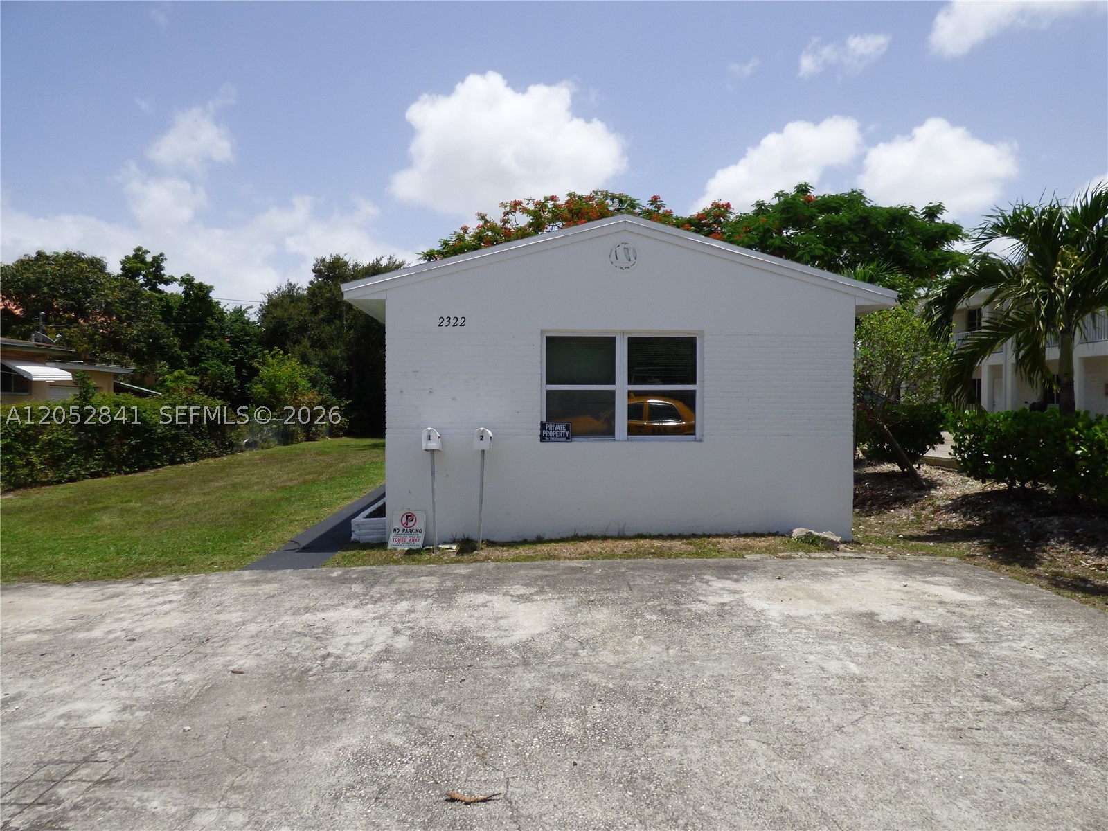 HOLLYWOOD LITTLE RANCHES - Residential Lease