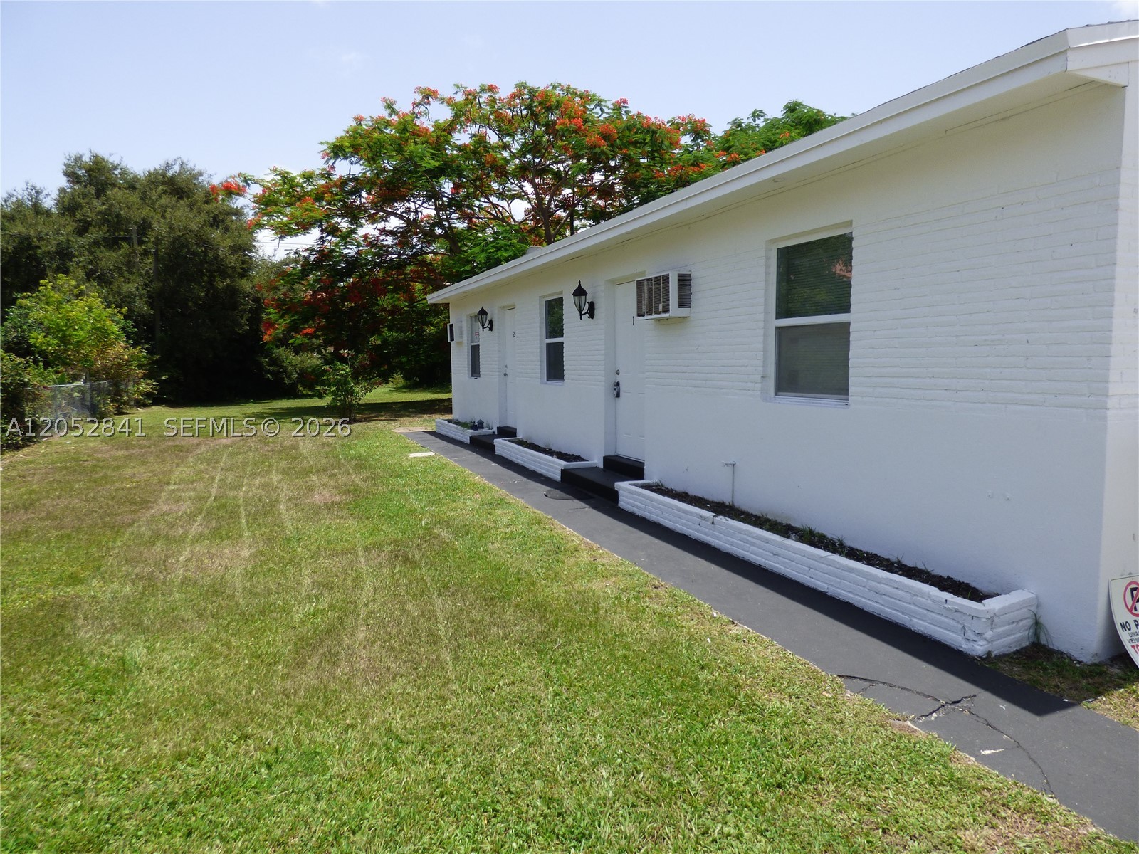 Hollywood Duplex. One Bedroom. One Bath. Modern Kitchen. Nice Size Rooms. Reserved Parking. Great Location.  Please note that the landlord requests First Months Rent. Two Months Security Deposit A credit score of 580+. A monthly income $2,500+. No Pets