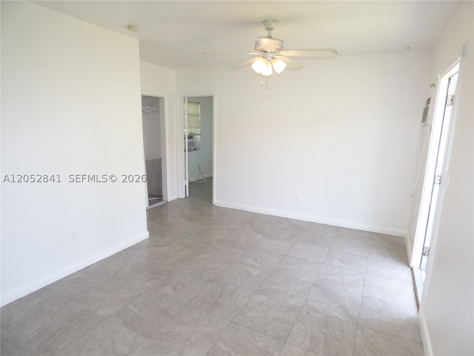 HOLLYWOOD LITTLE RANCHES - Residential Lease