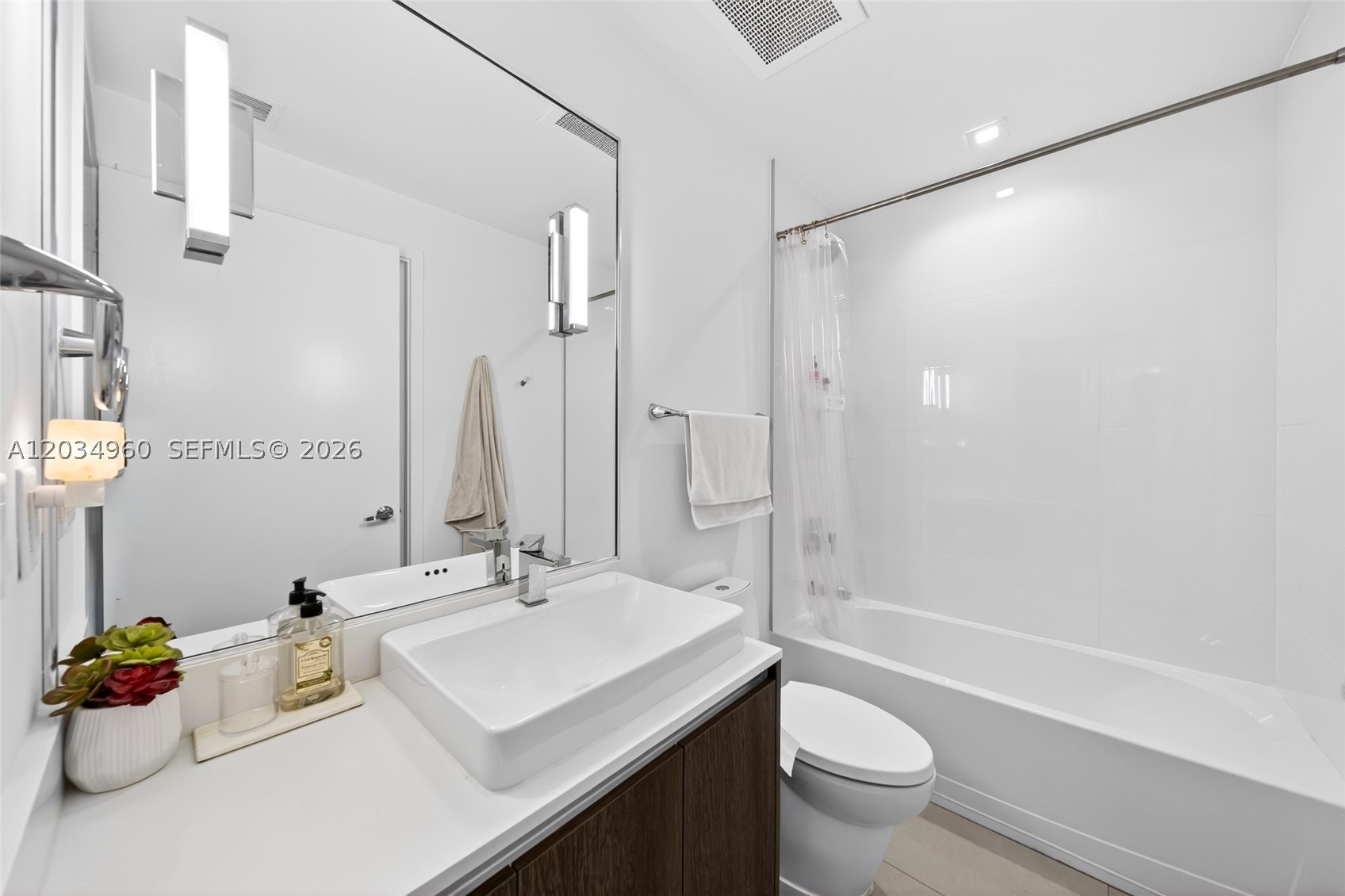 One Bay Residences - Residential