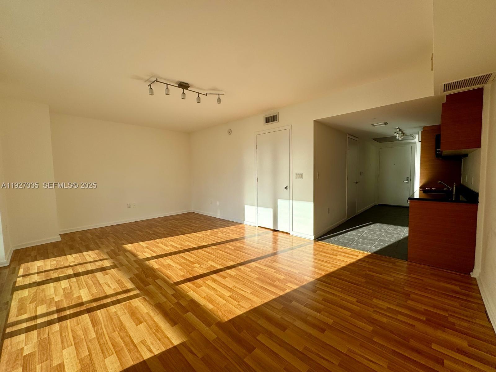 50 BISCAYNE CONDO - Residential