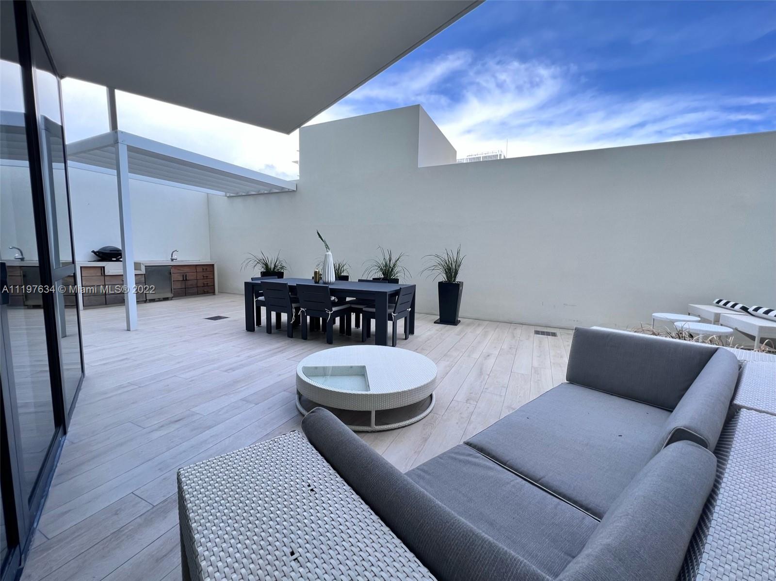 2201 COLLINS AVE CONDO - Residential