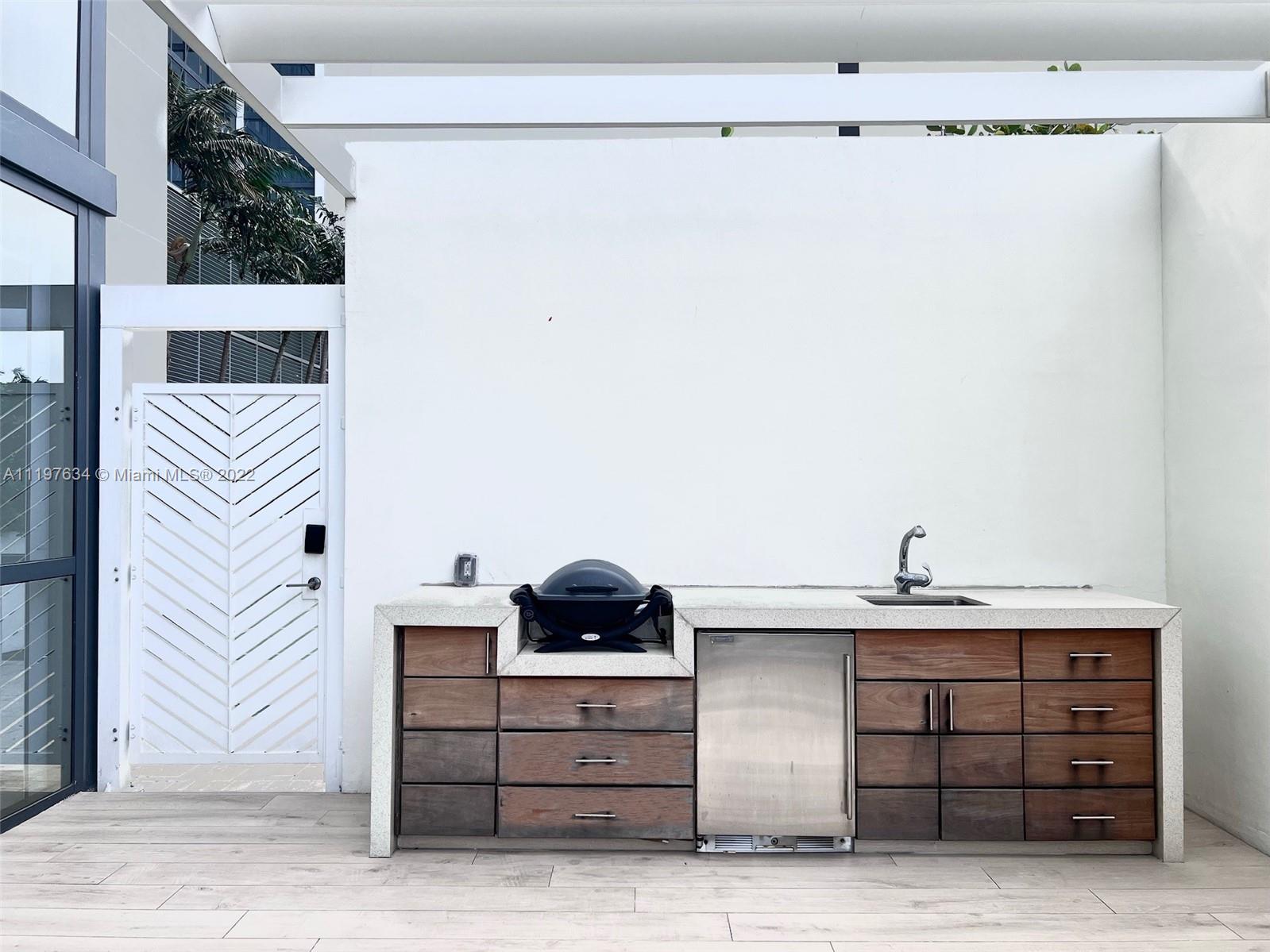 2201 COLLINS AVE CONDO - Residential