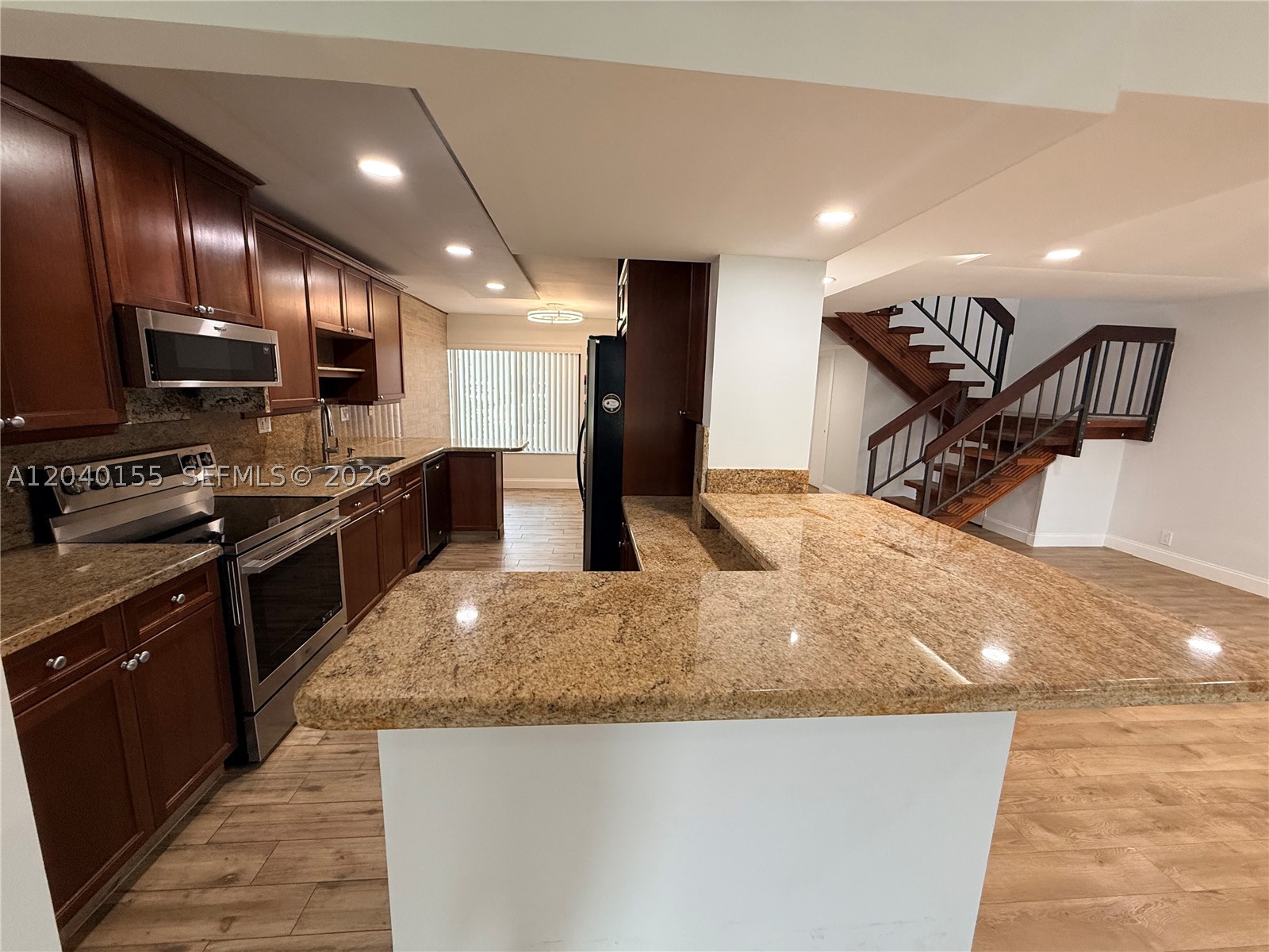 TRELLISES 4A CONDO - Residential Lease