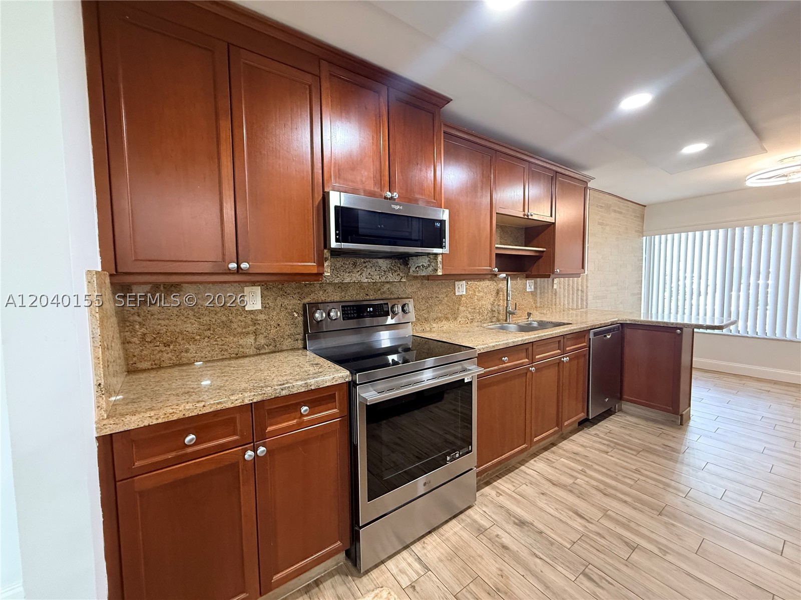TRELLISES 4A CONDO - Residential Lease