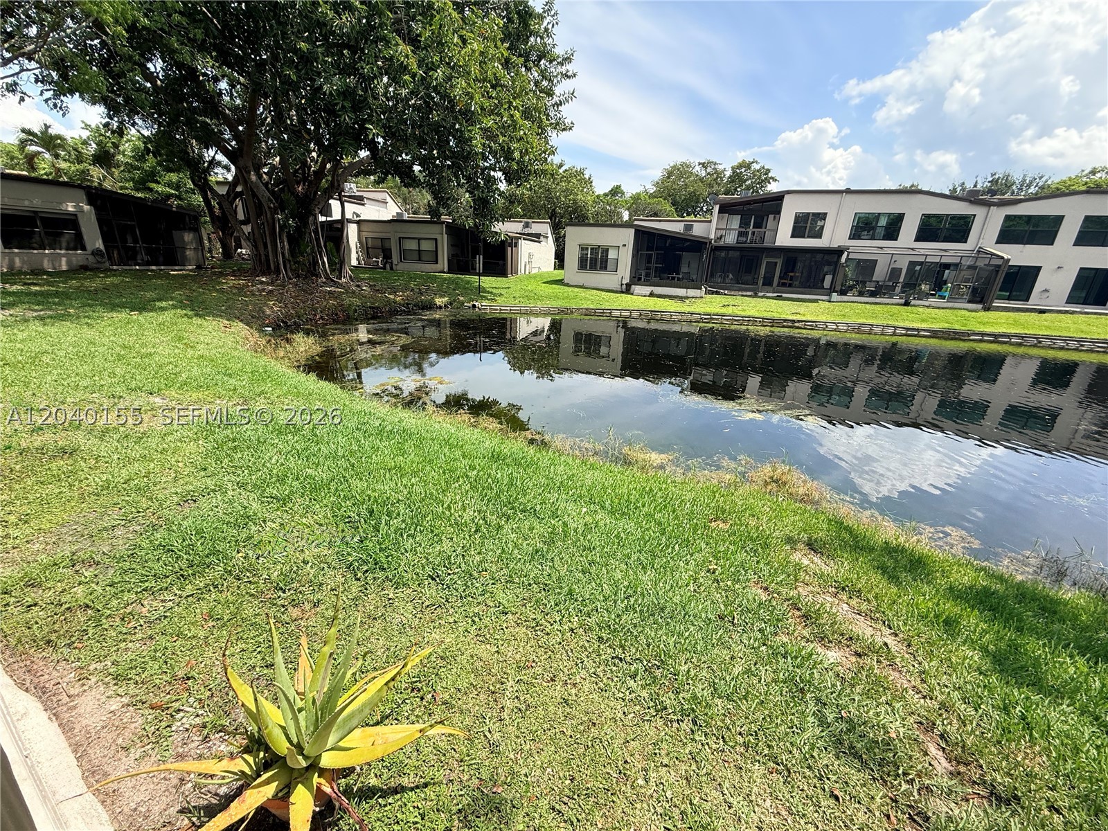 TRELLISES 4A CONDO - Residential Lease