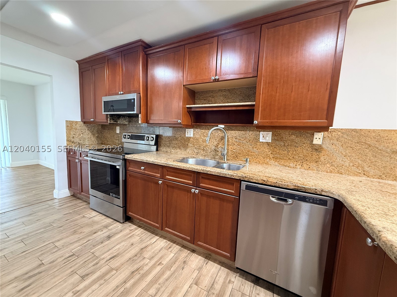 TRELLISES 4A CONDO - Residential Lease