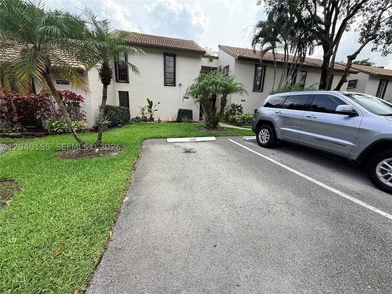 TRELLISES 4A CONDO - Residential Lease